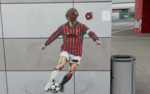 Imbrattato il murales dedicato all’ex capitano rossonero Franco Baresi sotto Casa Milan