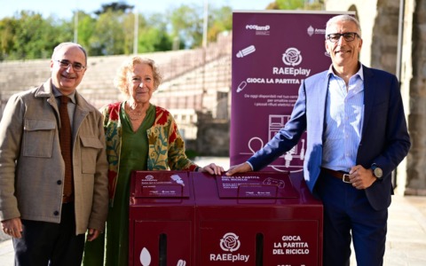 Nelle strutture sportive milanesi arrivano i contenitori per avviare al riciclo i piccoli RAEE domestici